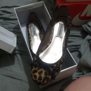 Steve Madden Leopard Flats